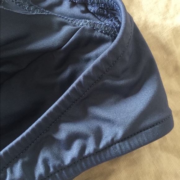 SOLD.  Badgley Mischka Bikini Top. EUC. - Picture 4 of 6